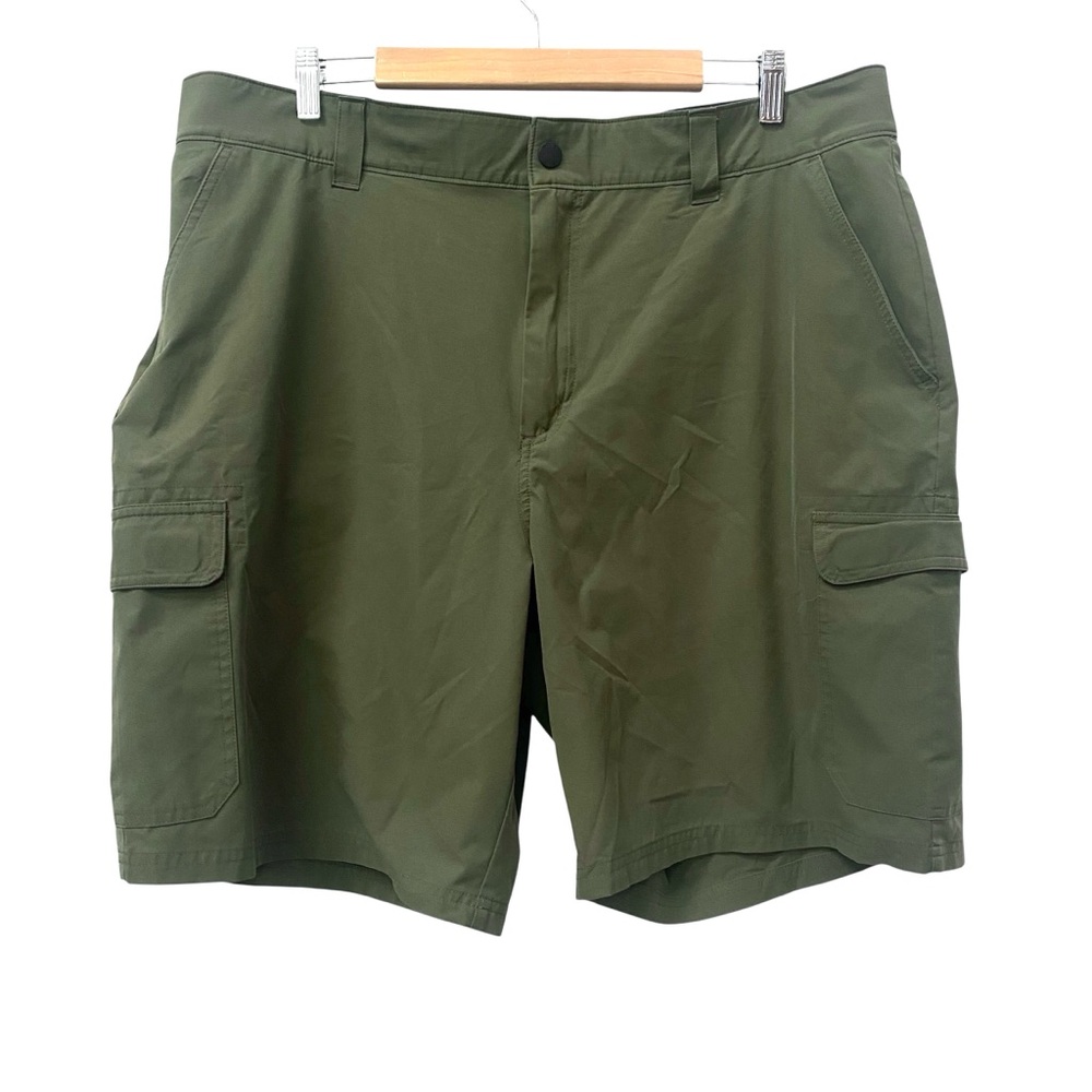 Orvis Olive Green Cargo Tech Shorts Men's size 40 XL